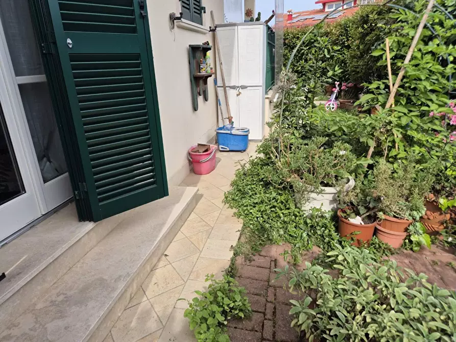 Immagine 19 di Appartamento in vendita  a Carrara