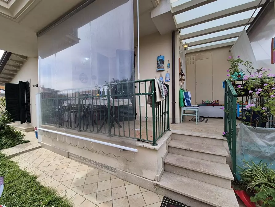 Immagine 6 di Appartamento in vendita  a Carrara