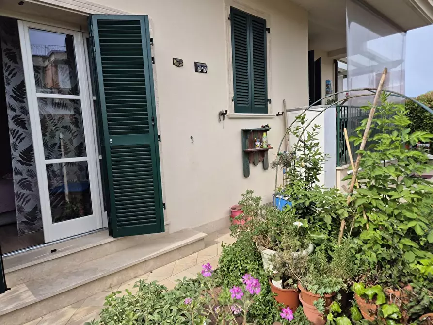 Immagine 8 di Appartamento in vendita  a Carrara