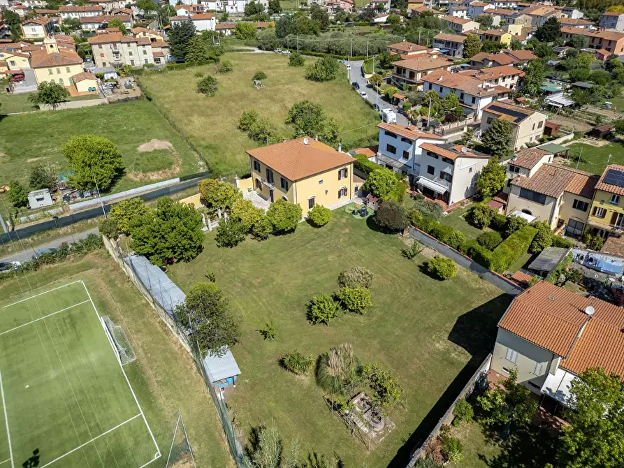 Immagine 3 di Villa in vendita  a San Giuliano Terme