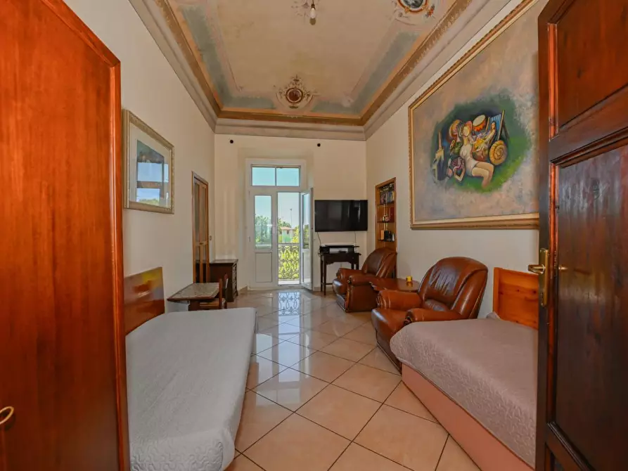 Immagine 9 di Villa in vendita  a San Giuliano Terme