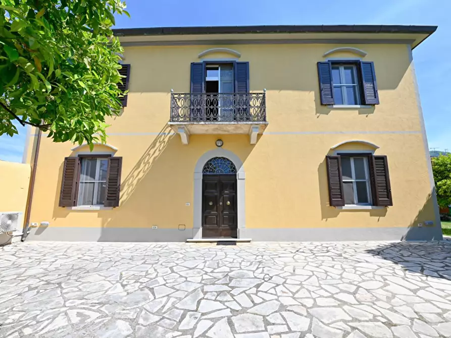 Immagine 6 di Villa in vendita  a San Giuliano Terme