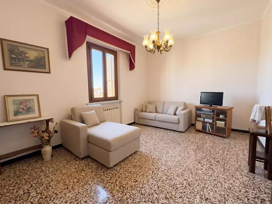 Immagine 1 di Appartamento in vendita  a Cecina