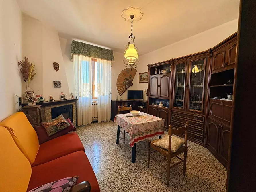 Immagine 2 di Appartamento in vendita  a Cecina