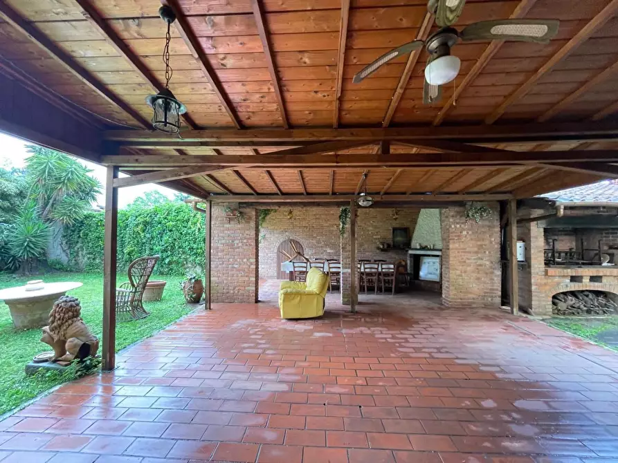 Immagine 10 di Casa bifamiliare in vendita  a Camaiore