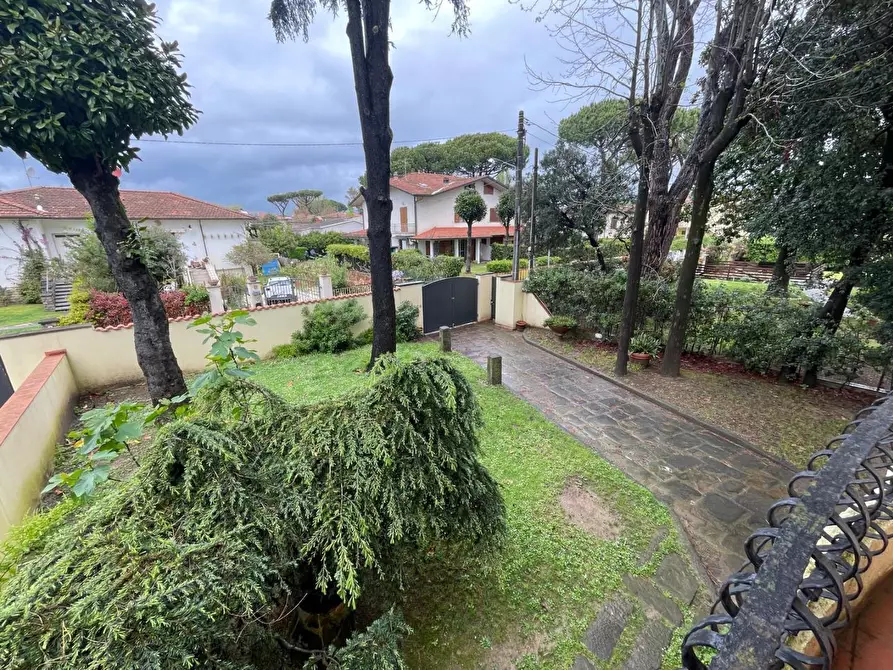 Immagine 15 di Casa bifamiliare in vendita  a Camaiore