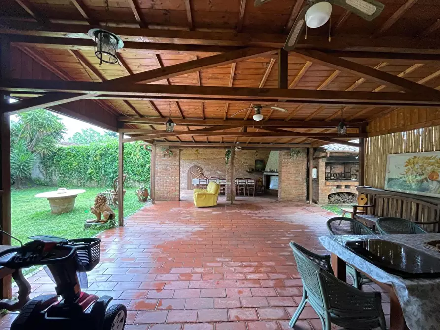 Immagine 9 di Casa bifamiliare in vendita  a Camaiore