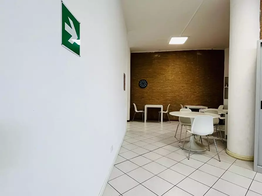 Immagine 2 di Laboratorio in affitto  a Pisa