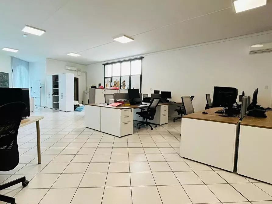 Immagine 3 di Laboratorio in affitto  a Pisa
