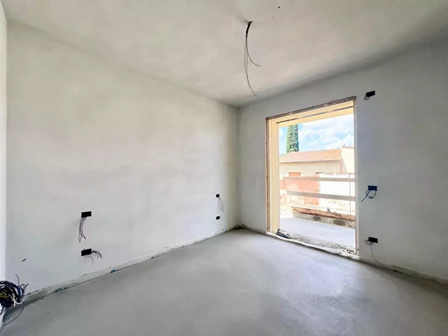 Immagine 12 di Appartamento in vendita  a Lastra A Signa