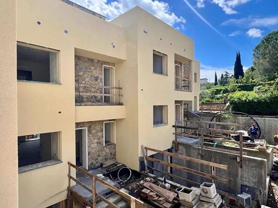 Immagine 22 di Appartamento in vendita  a Lastra A Signa