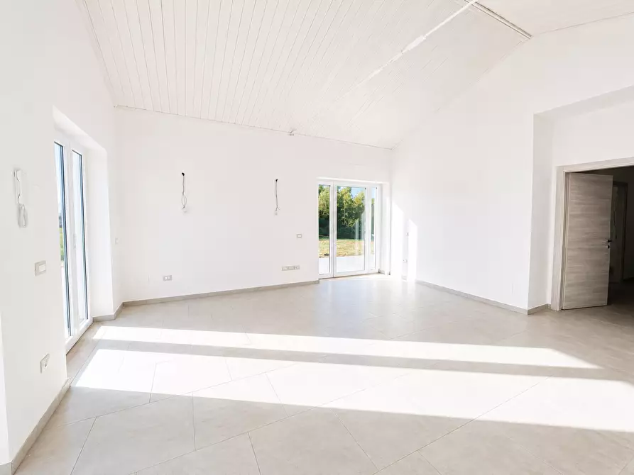 Immagine 5 di Villa in vendita  a Pontedera
