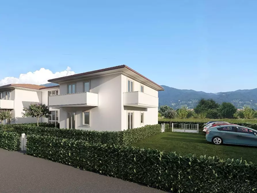Immagine 1 di Appartamento in vendita  a Massa