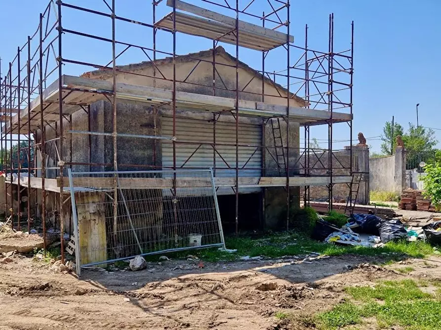 Immagine 11 di Casa bifamiliare in vendita  a San Giuliano Terme