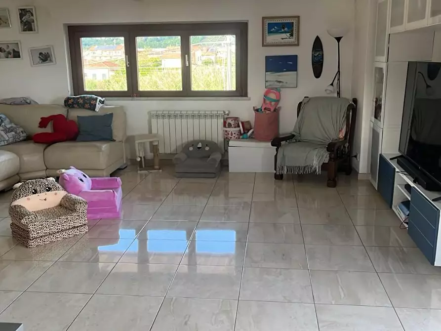 Immagine 2 di Appartamento in vendita  a Ortonovo