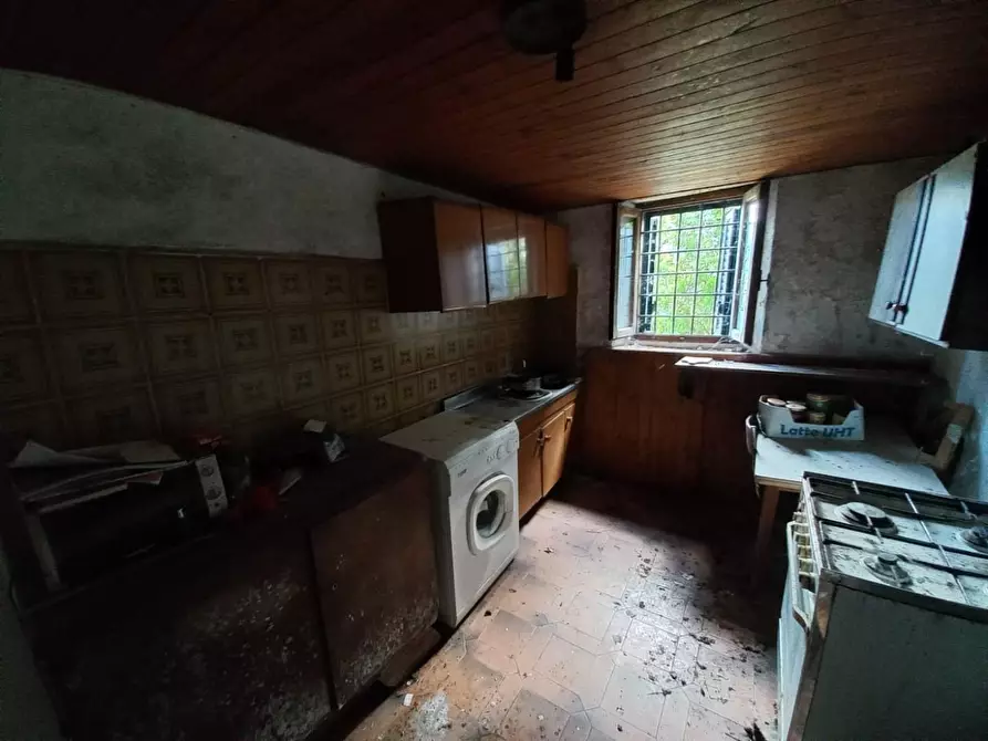 Immagine 16 di Rustico / casale in vendita  a Molazzana