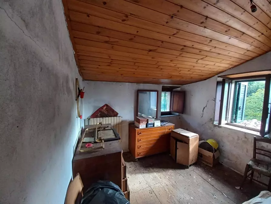 Immagine 13 di Rustico / casale in vendita  a Molazzana