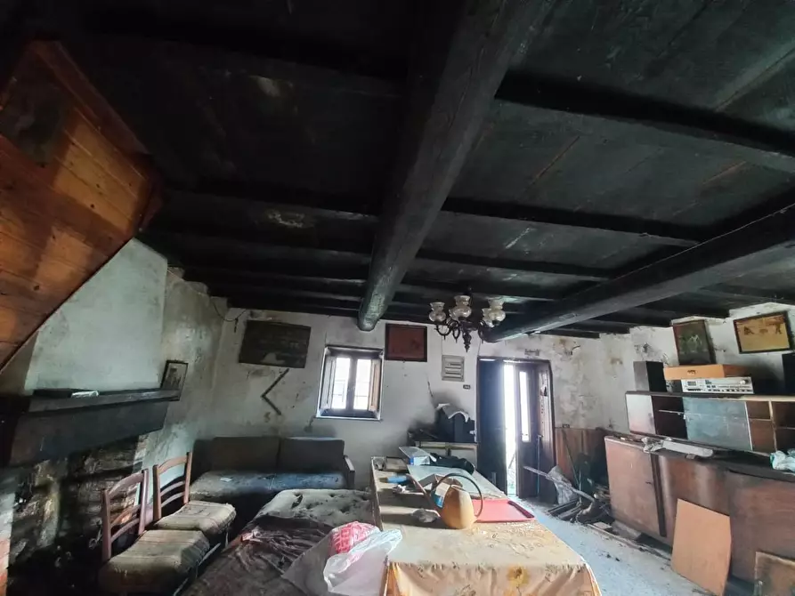 Immagine 14 di Rustico / casale in vendita  a Molazzana