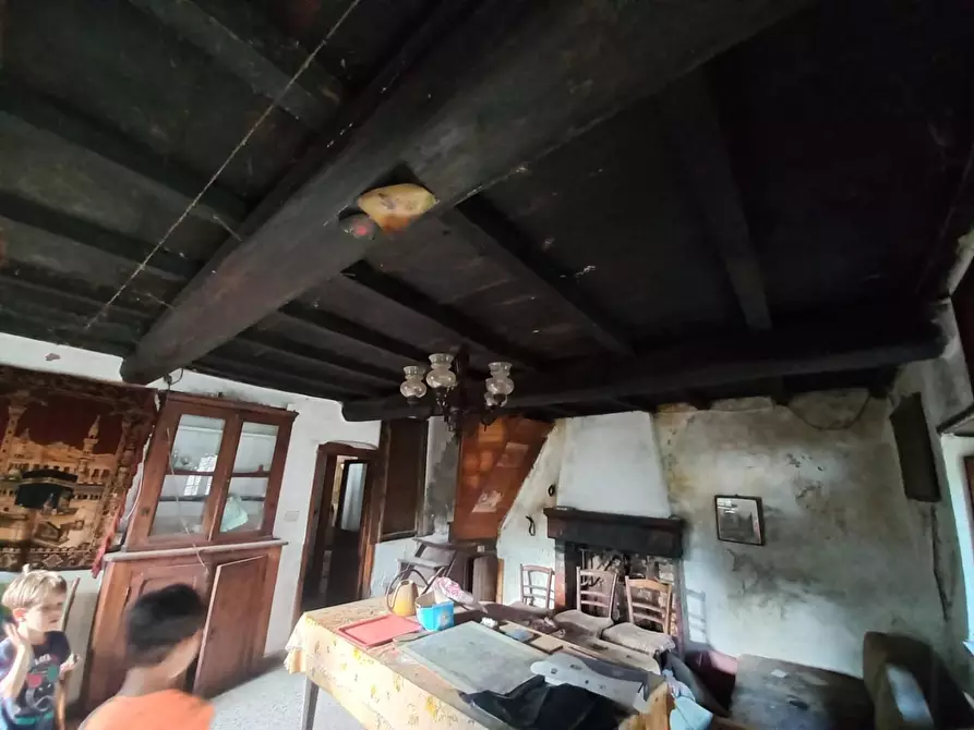 Immagine 9 di Rustico / casale in vendita  a Molazzana