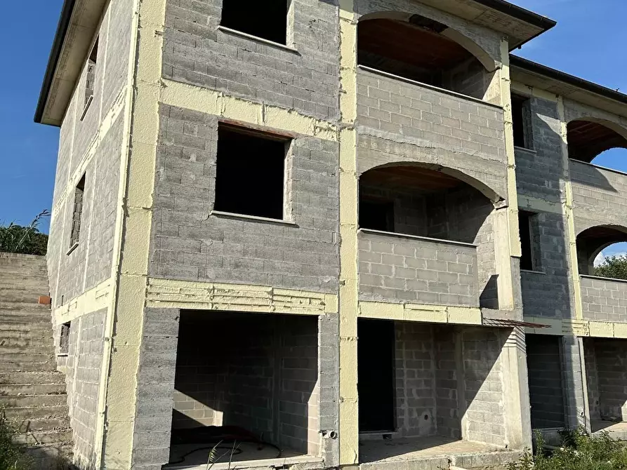 Immagine 2 di Casa semindipendente in vendita  a Suvereto