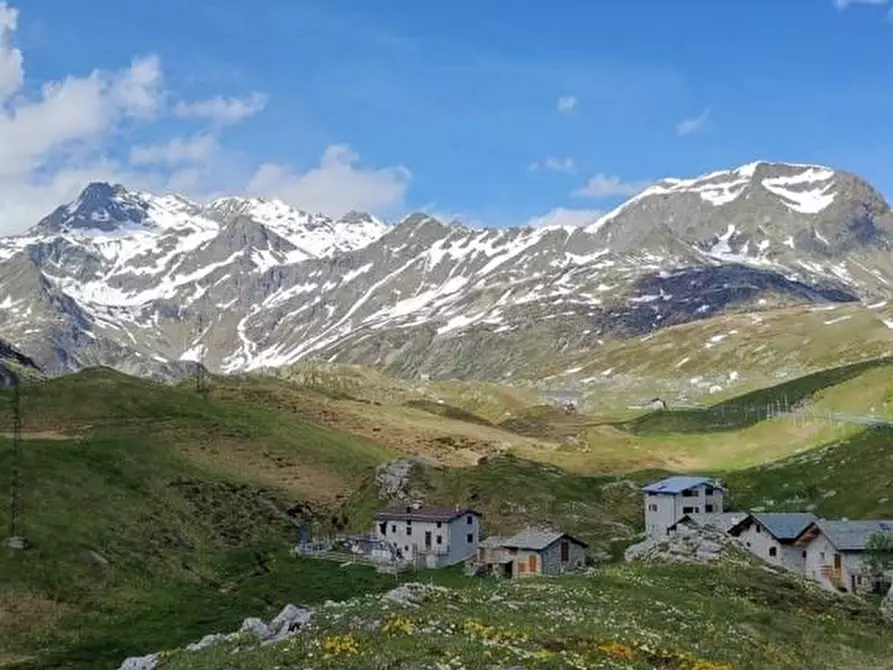 Immagine 1 di Garage in vendita  a Campodolcino
