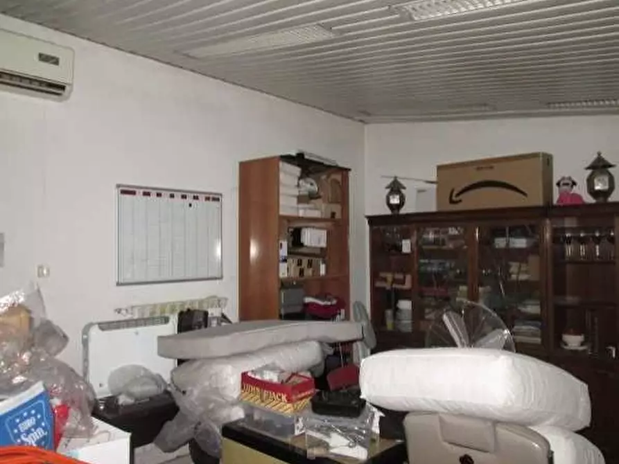 Immagine 19 di Garage in vendita  a Milano