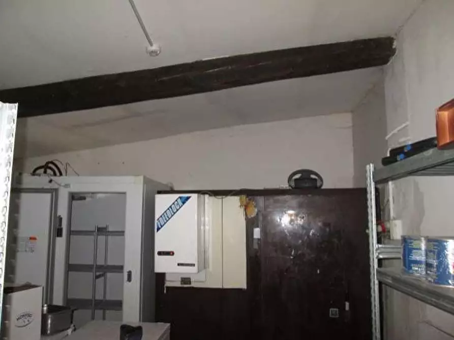 Immagine 10 di Garage in vendita  a Milano