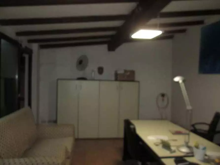 Immagine 20 di Garage in vendita  a Milano