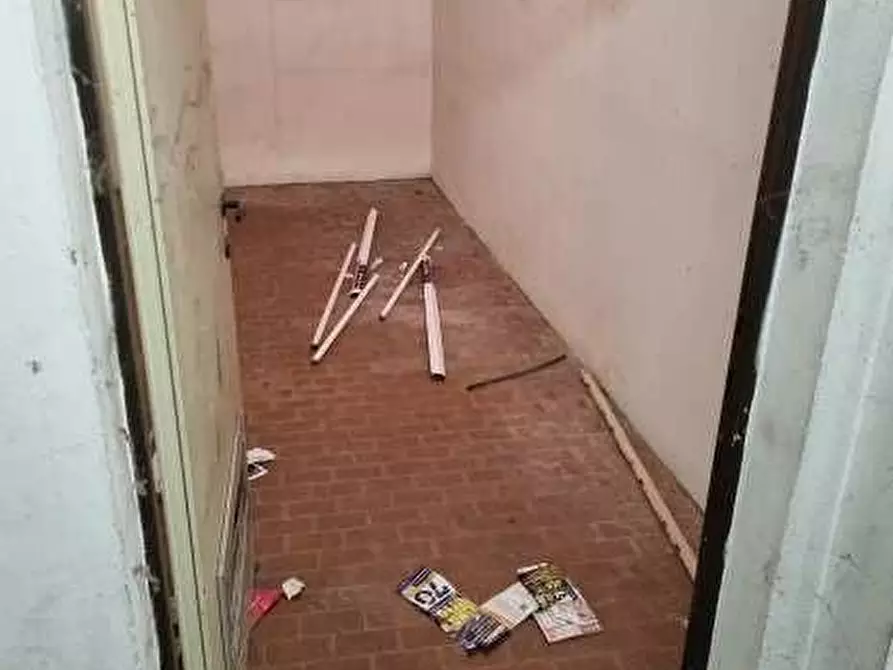 Immagine 4 di Garage in vendita  a Milano
