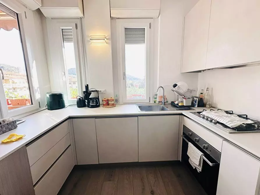 Immagine 9 di Appartamento in vendita  a Lerici