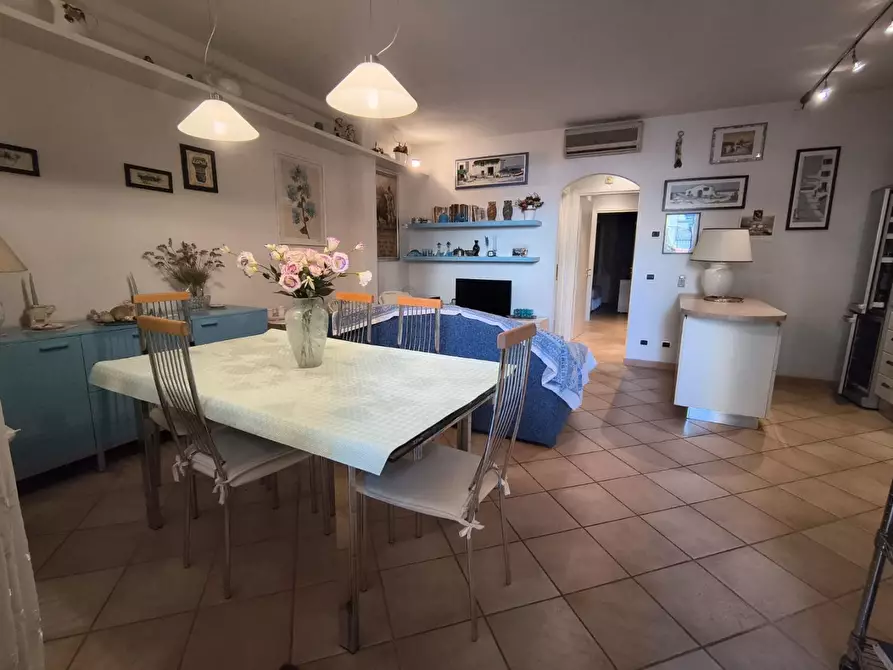 Immagine 1 di Appartamento in affitto  a Camaiore