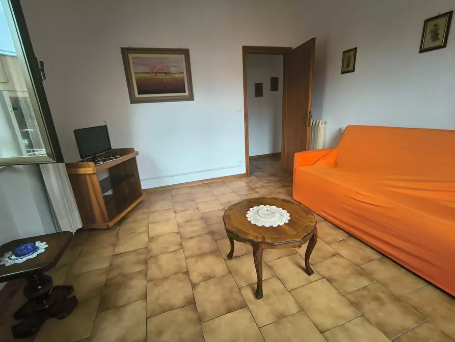 Immagine 5 di Appartamento in affitto  a Camaiore