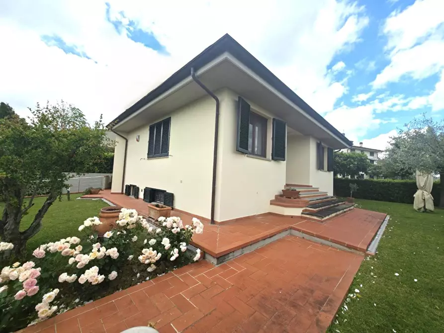 Immagine 1 di Villa in vendita  a Cerreto Guidi