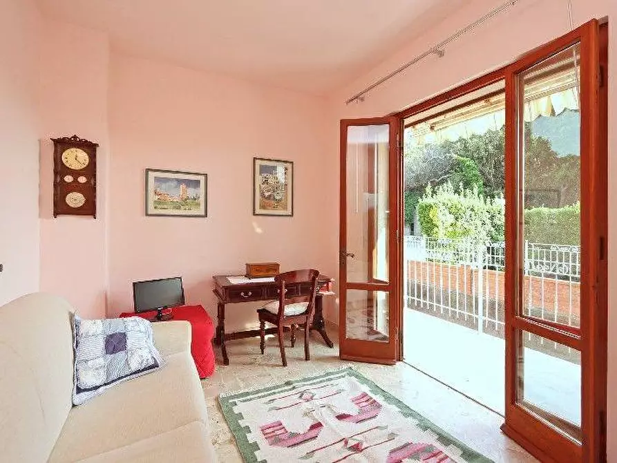 Immagine 15 di Appartamento in vendita  a Rosignano Marittimo