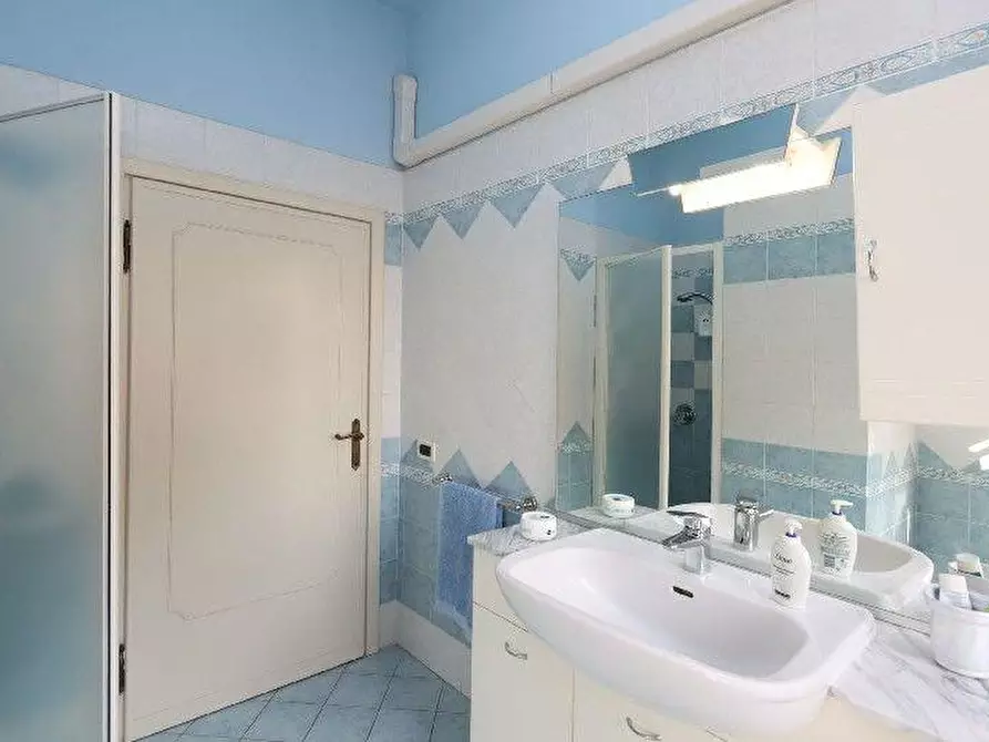 Immagine 20 di Appartamento in vendita  a Rosignano Marittimo