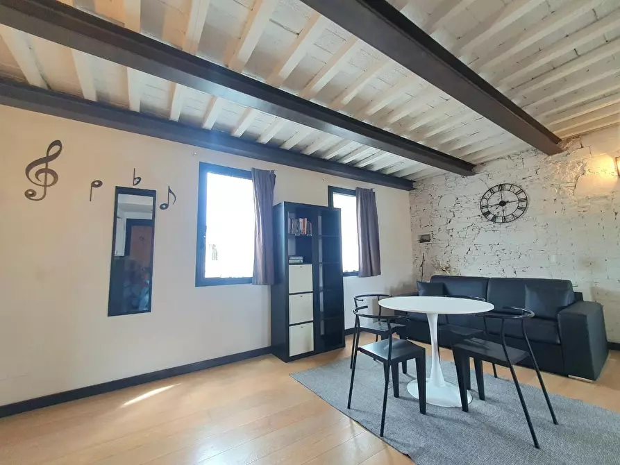 Immagine 19 di Appartamento in vendita  a Lucca