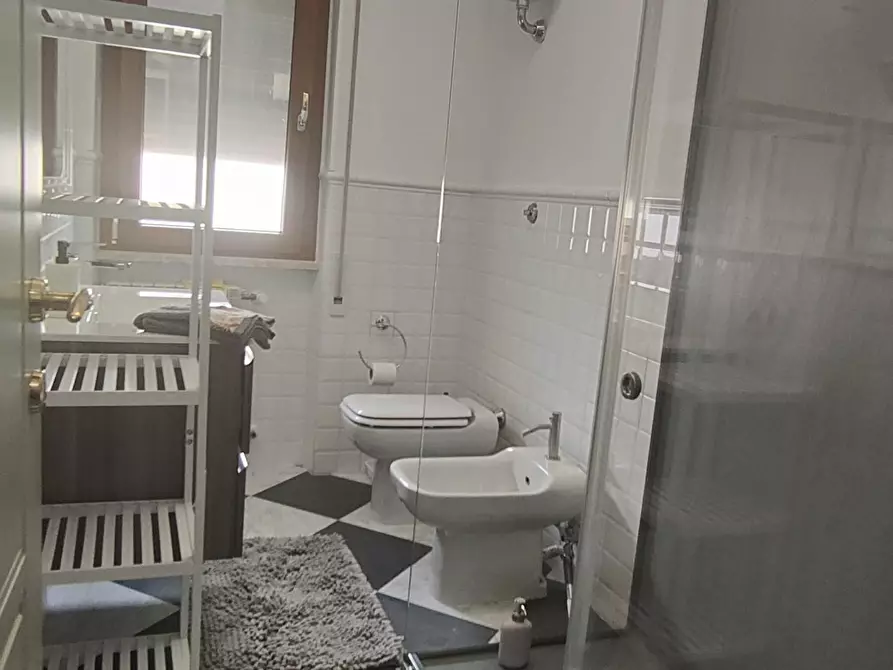 Immagine 9 di Appartamento in vendita  a Carrara