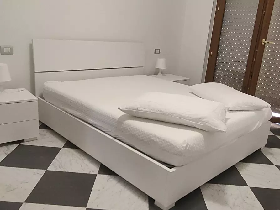 Immagine 7 di Appartamento in vendita  a Carrara