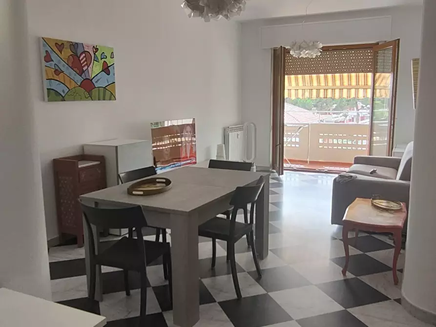 Immagine 12 di Appartamento in vendita  a Carrara