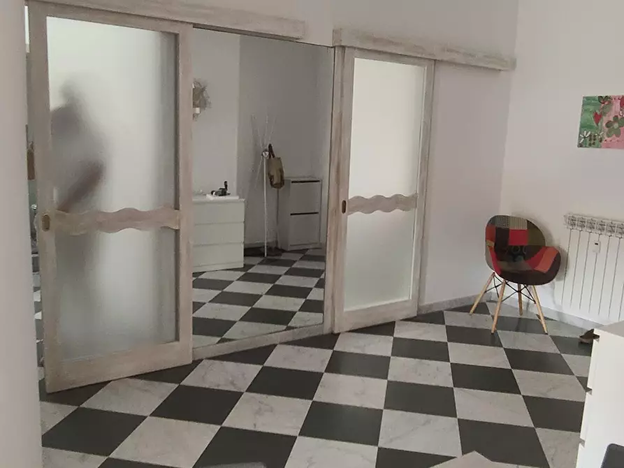 Immagine 1 di Appartamento in vendita  a Carrara