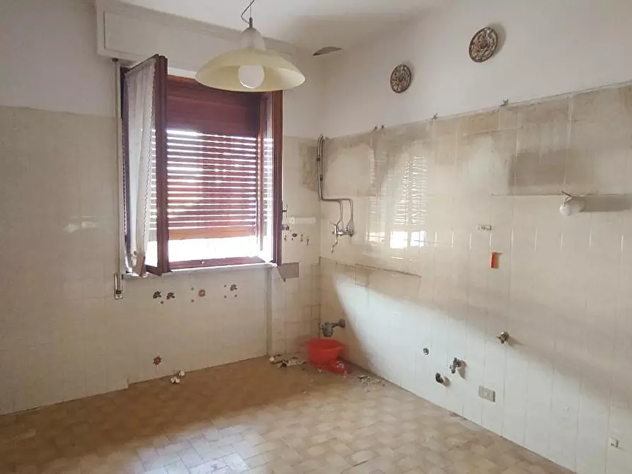 Immagine 6 di Appartamento in vendita  a Carrara