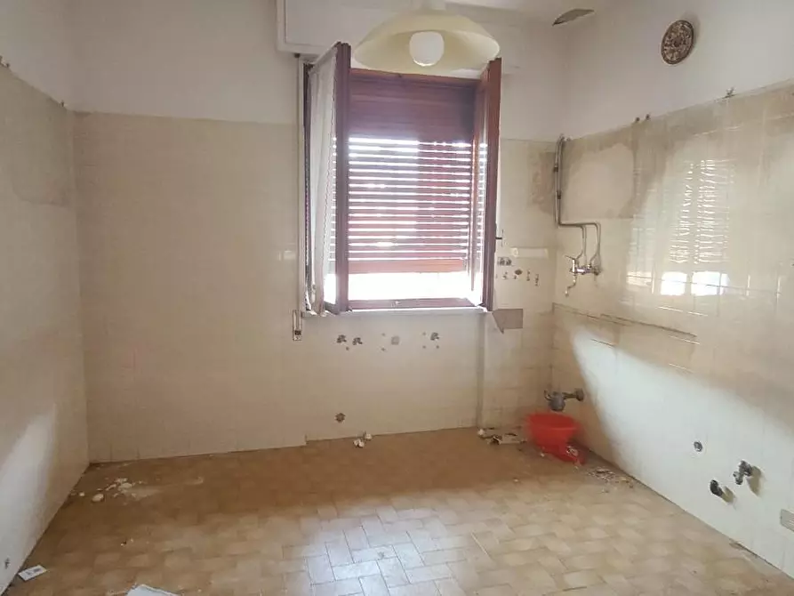 Immagine 5 di Appartamento in vendita  a Carrara