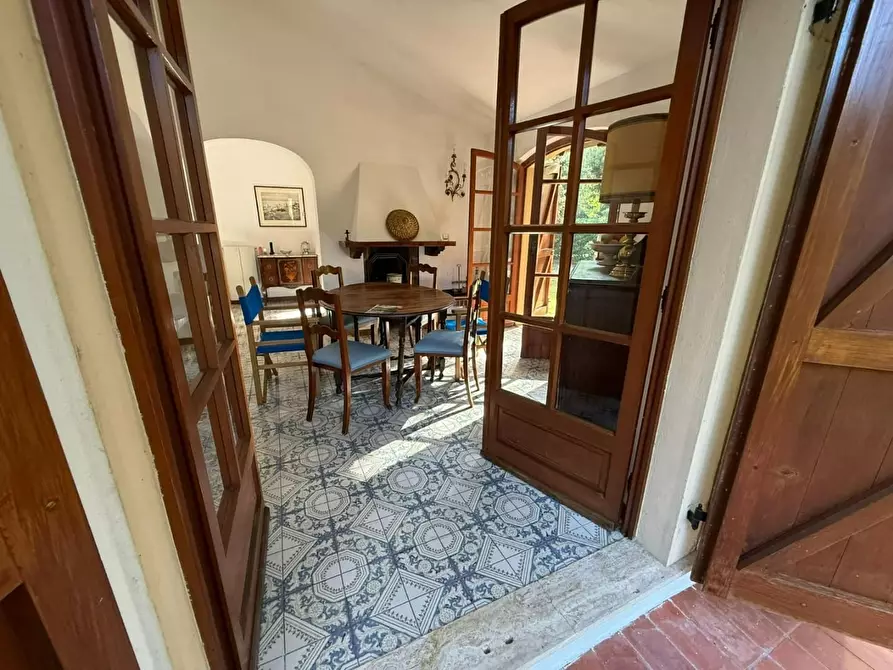 Immagine 11 di Casa bifamiliare in vendita  a Massa