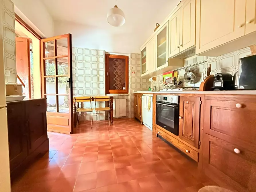 Immagine 8 di Casa bifamiliare in vendita  a Massa