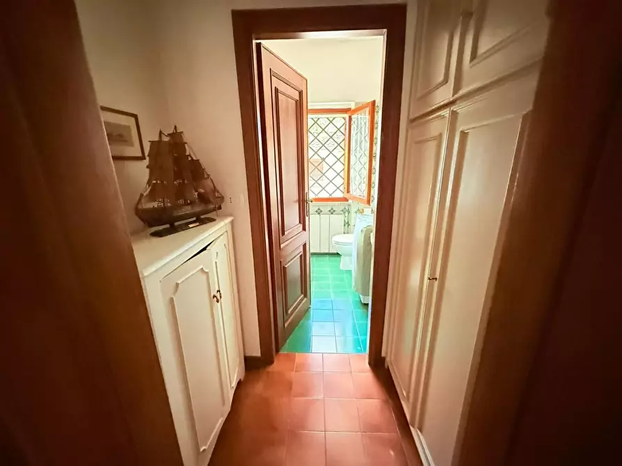 Immagine 9 di Casa bifamiliare in vendita  a Massa