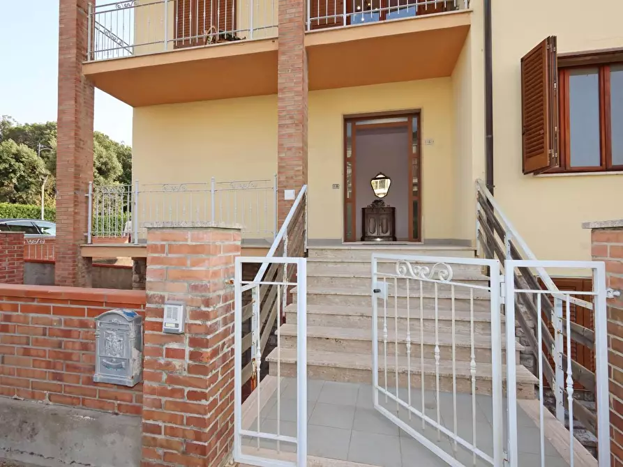 Immagine 7 di Appartamento in vendita  a Rosignano Marittimo