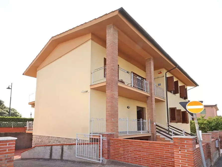 Immagine 5 di Appartamento in vendita  a Rosignano Marittimo