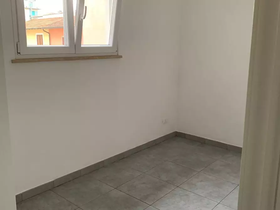 Immagine 5 di Appartamento in vendita  a Viareggio