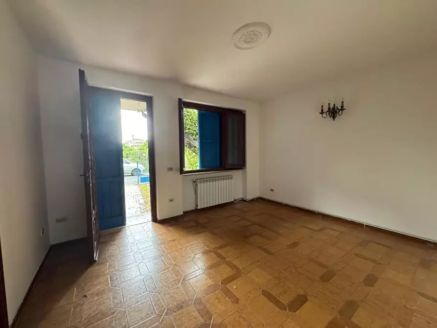 Immagine 3 di Appartamento in vendita  a Camaiore