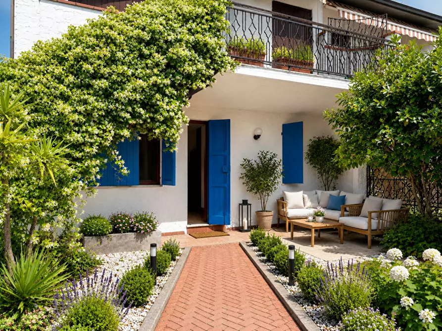 Immagine 1 di Appartamento in vendita  a Camaiore